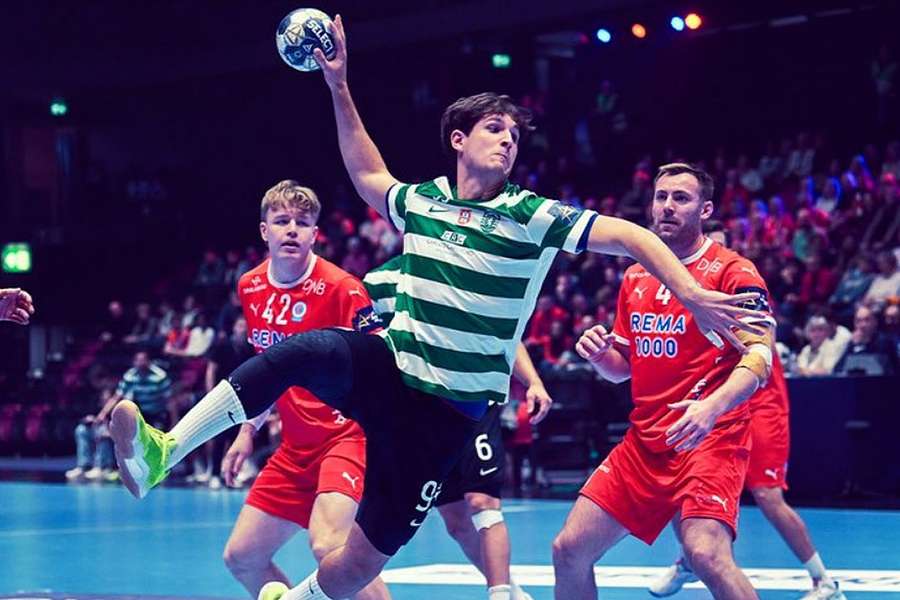 Sporting venceu o Kolstad por 44-31 no Pavilhão João Rocha Sporting venceu o Kolstad por 44-31 no Pavilhão João Rocha