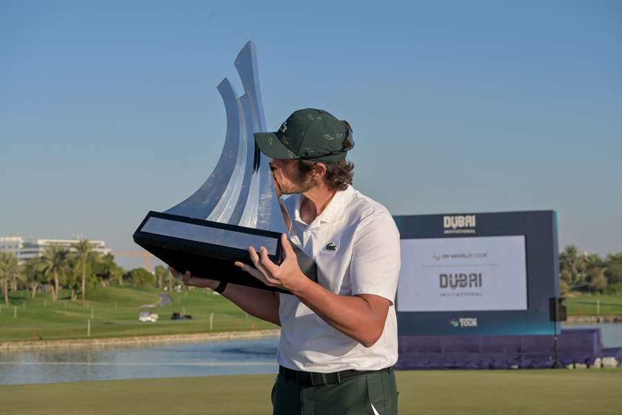 El español Nacho Elvira gana el Dubai Invitational de golf