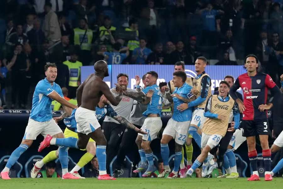 Fotbalisté Neapole jsou počtvrté italskými mistry Fotbalisté Neapole jsou počtvrté italskými mistry