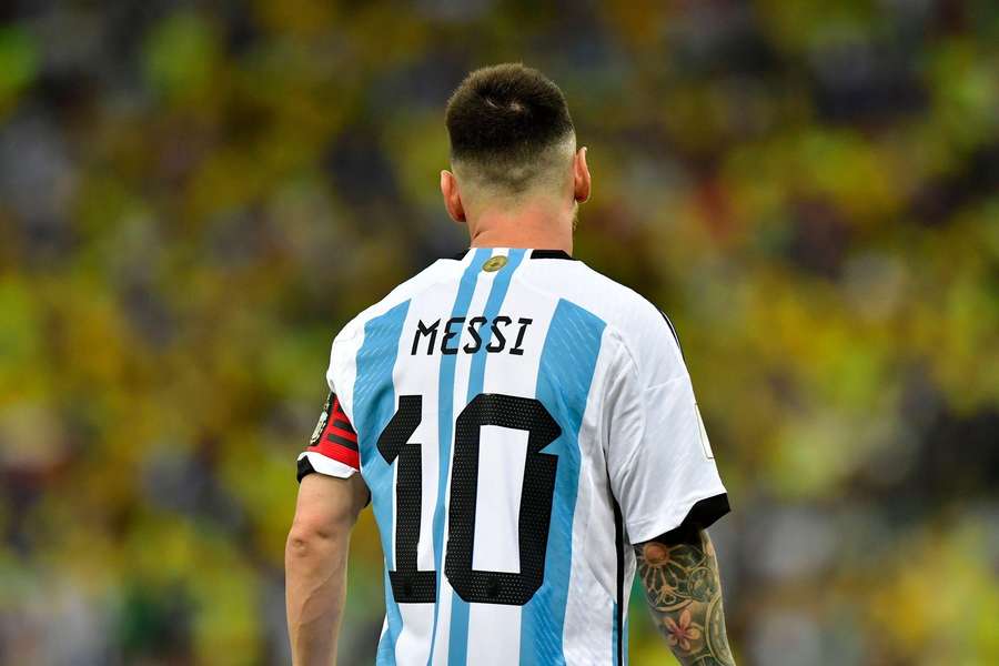 Com lesão muscular, Messi foi cortado da convocação de Scaloni