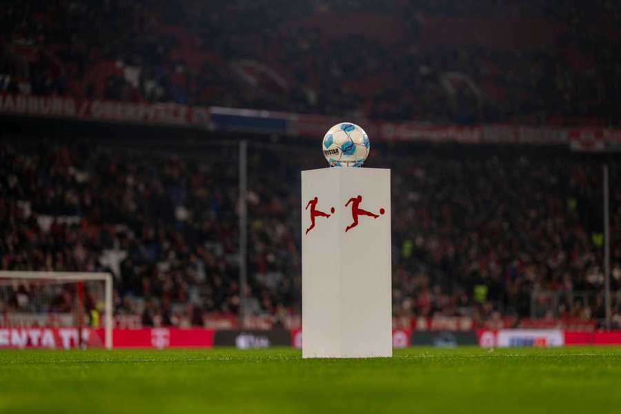 10-Jahresverträge sind in der Bundesliga kaum vorstellbar. 10-Jahresverträge sind in der Bundesliga kaum vorstellbar.