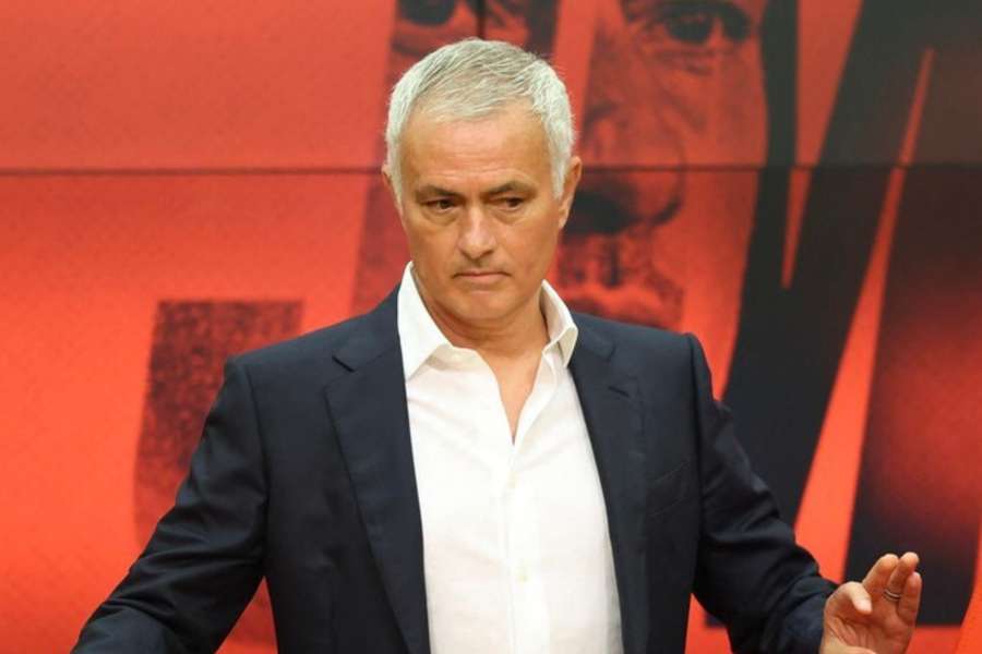 José Mourinho está de volta ao Benfica após 25 anos