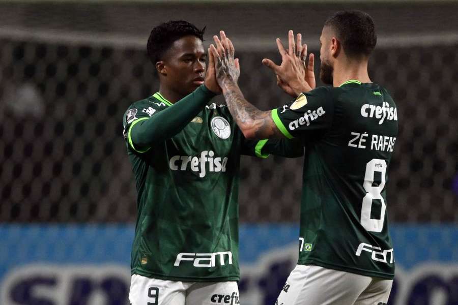 Endrick ainda veste as cores do Palmeiras