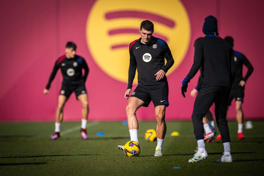 Christensen, durante el último entrenamiento del Barcelona antes del duelo ante el Valencia