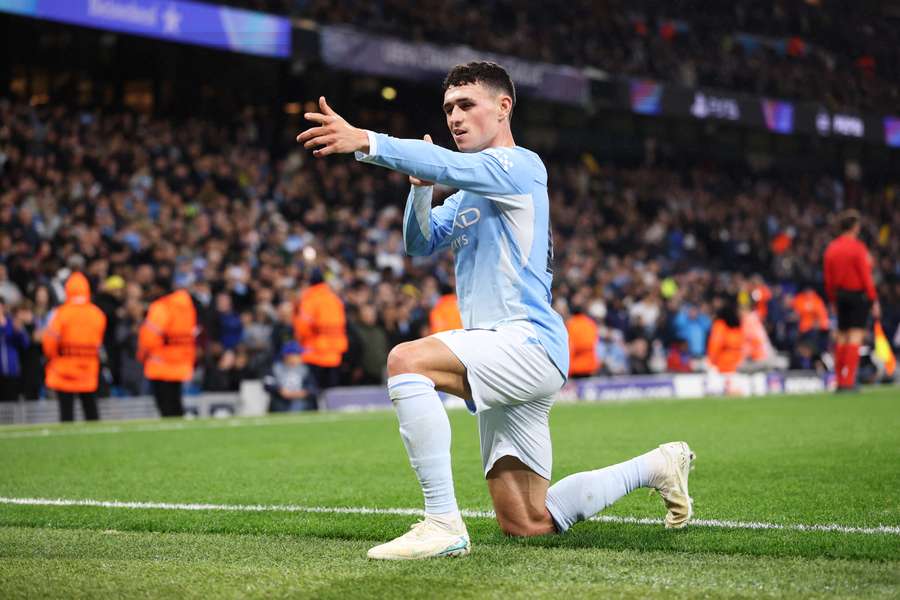Foden anotou hat-trick e deu assistência diante do AEK