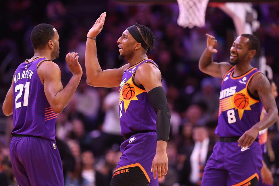 Phoenix Suns koncertowo zagrali czwartą kwartę i pokonali 76ers