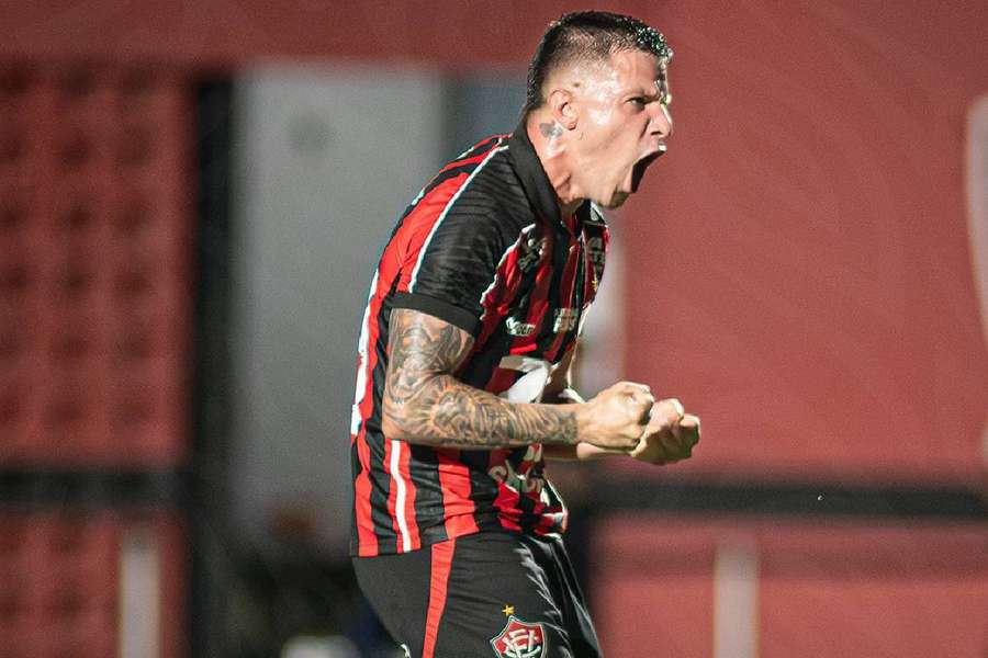 Kayzer deixou sua marca na estreia