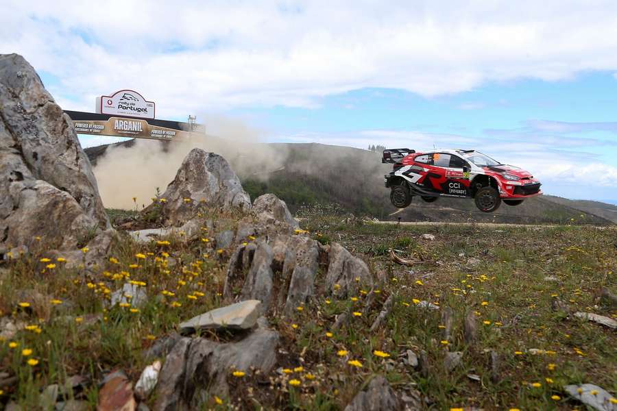 Oliver Solberg é o líder da 59.ª edição do Rali de Portugal