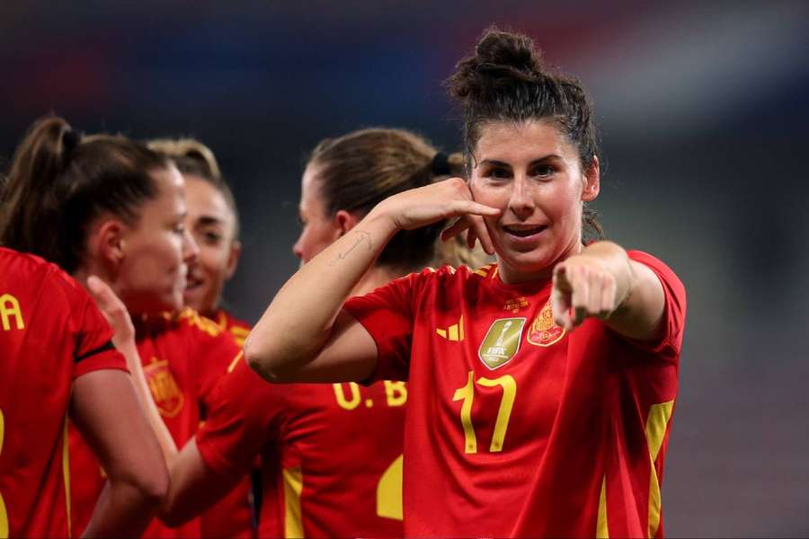 Lucía García celebrando su gol