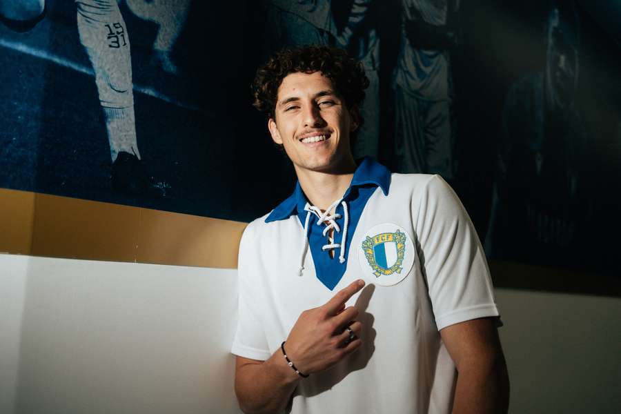 Finn van Breemen oficializado no Famalicão