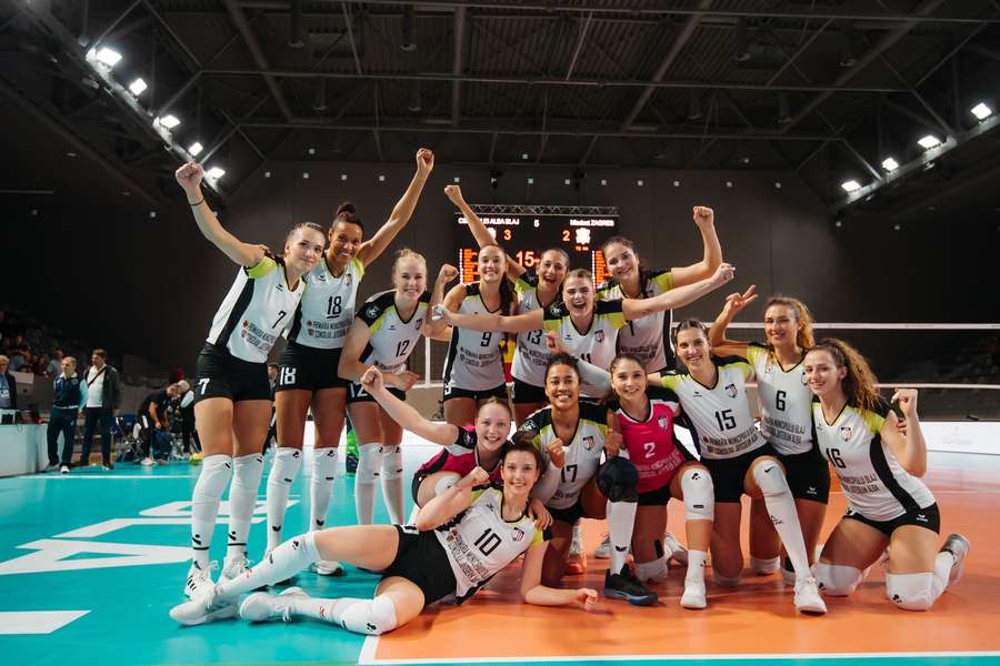 CSM Alba Blaj s-a calificat în grupele Ligii Campionilor la volei după un succes dramatic