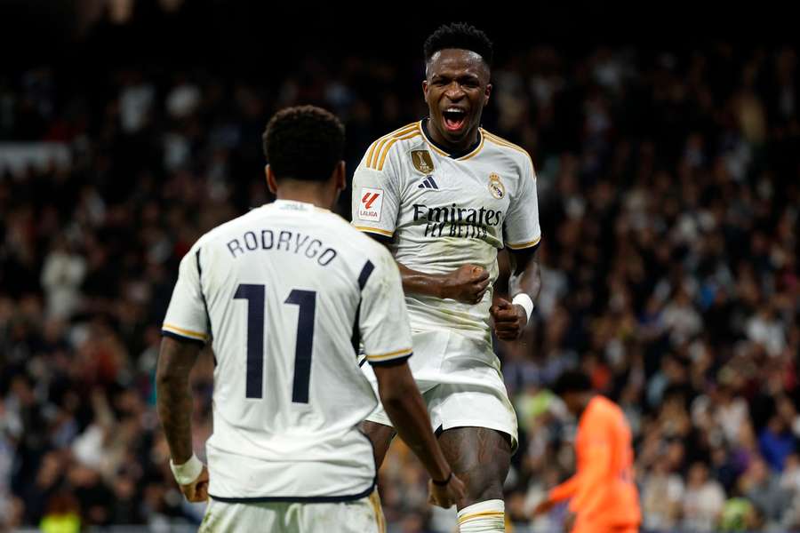 Vini Jr. e Rodrygo fizeram dois gols cada na goleada do Real