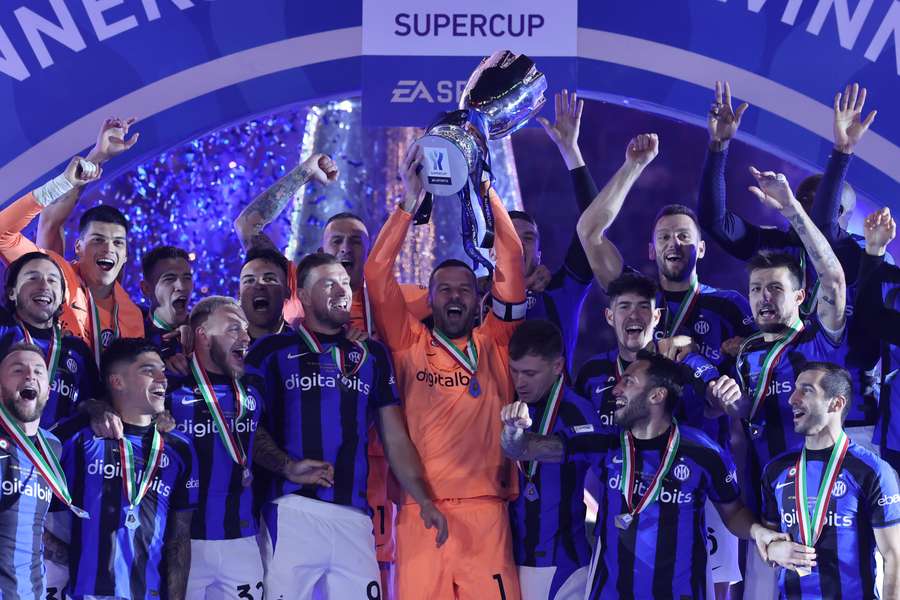 I festeggiamenti dell'Inter dopo il successo contro il Milan in Supercoppa