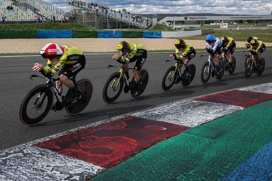 Team Visma | Lease a Bike intouchable aujourd'hui.