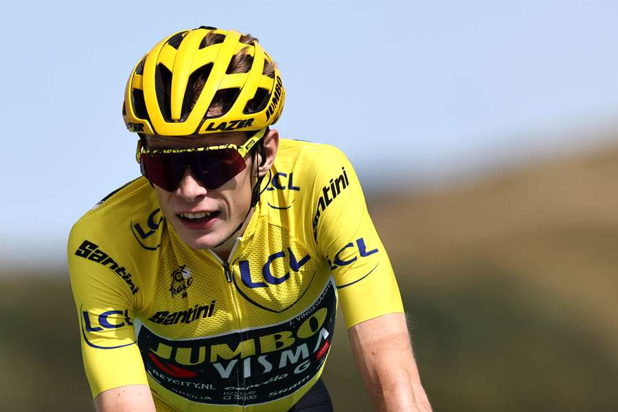 Vingegaard assegurou a camisa amarela e será bicampeão do Tour de France