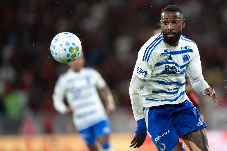 Gerson foi vaiado em Flamengo x Cruzeiro
