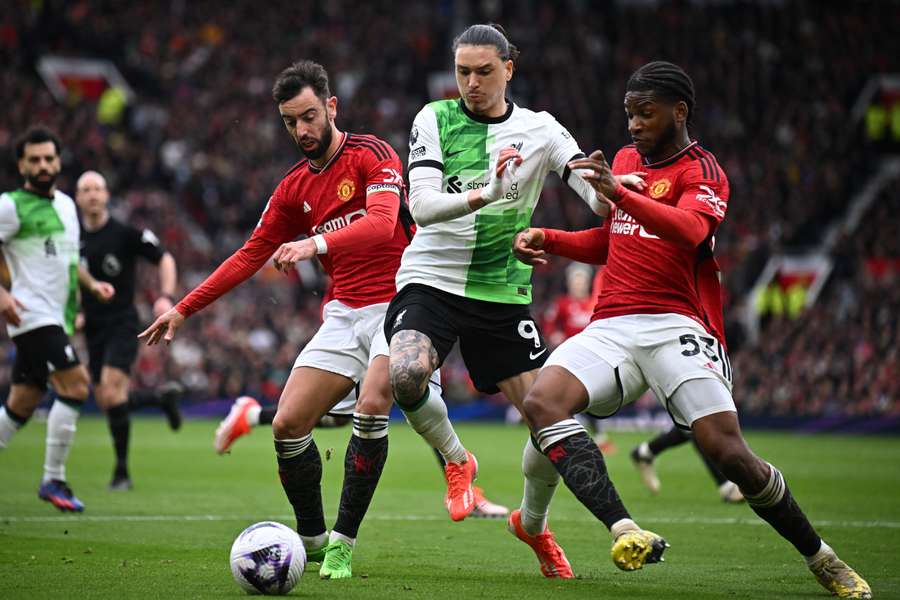 Manchester United și Liverpool au încheiat la egalitate, scor 2-2, în derby-ul din runda cu numărul 32 din Premier League