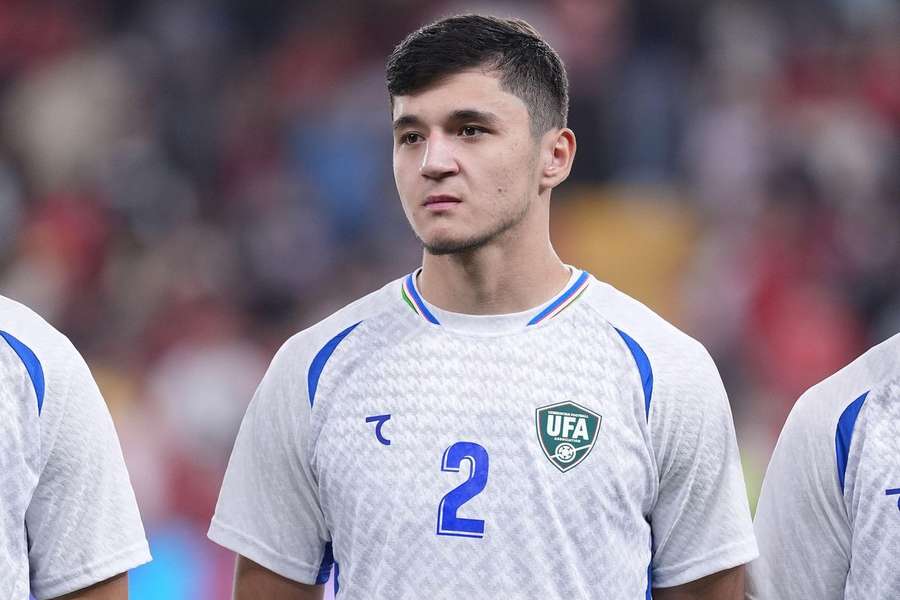 Khusanov, jogador do Manchester City, é a referência defensiva do Uzbequistão Khusanov, jogador do Manchester City, é a referência defensiva do Uzbequistão