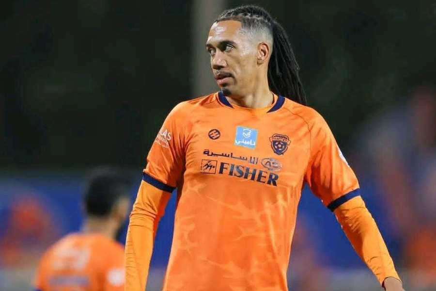 Chris Smalling esteve duas épocas no Al-Fayha Chris Smalling esteve duas épocas no Al-Fayha
