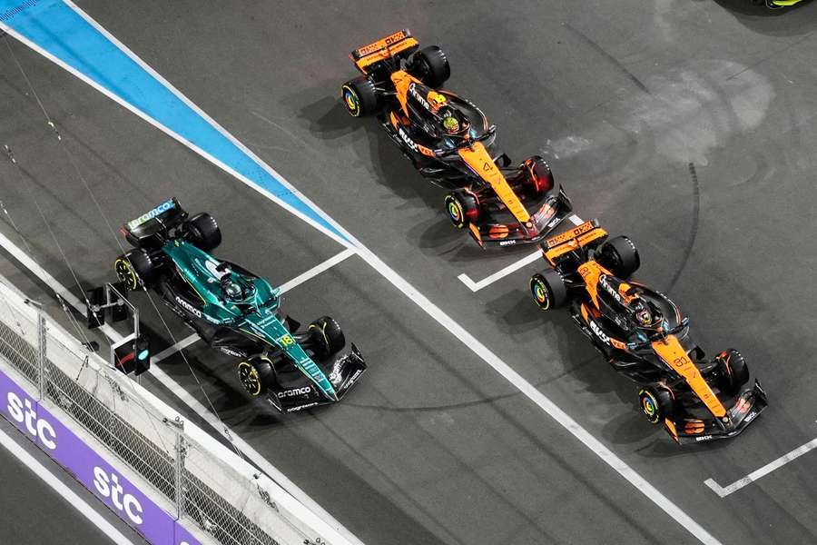 Die McLaren trennen nur Zentimeter.