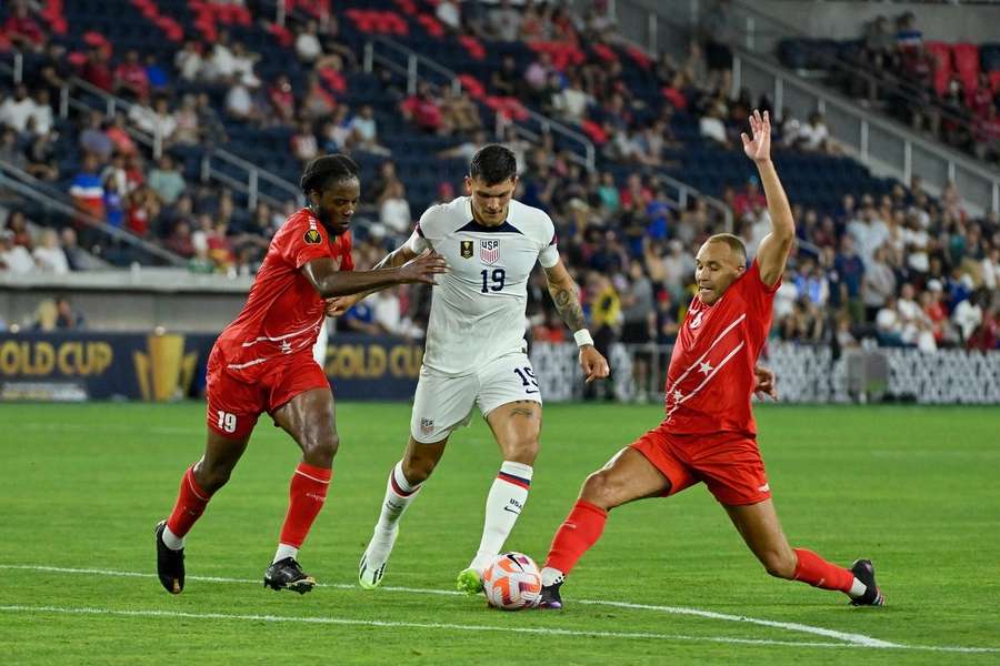 Titelverteidiger USA hat beim Gold Cup leichtes Spiel mit St. Kitts und Nevis gehabt.