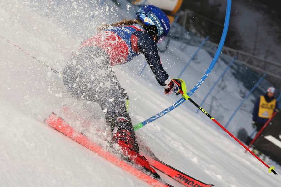 Mikaela Shiffrin hat im Schneetreiben von Levi triumphiert.