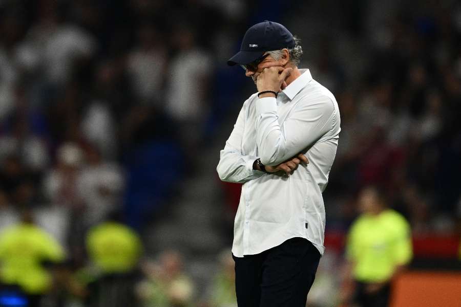 Struggling Lyon sack Laurent Blanc after shocking start to season