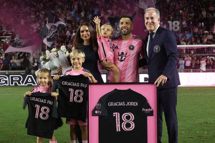 Jordi Alba foi homenageado no Chase Stadium