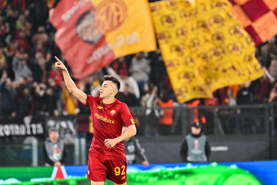 El Shaarawy celebra el primer gol de la Roma.