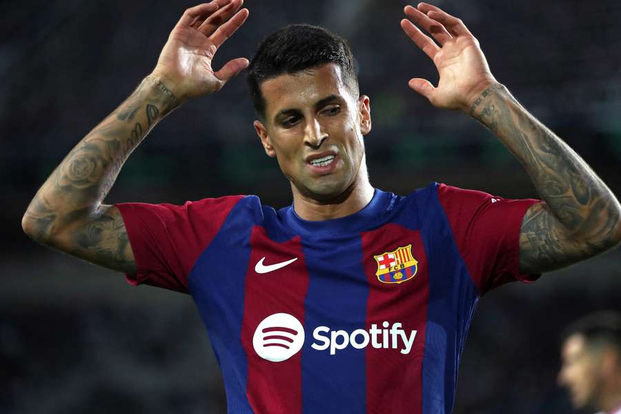 Joao Cancelo is wel beschikbaar voor Barcelona