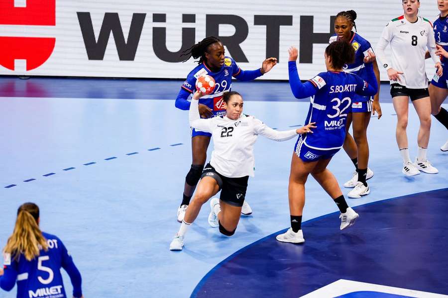 Nádia Rodrigues é internacional portuguesa Nádia Rodrigues é internacional portuguesa