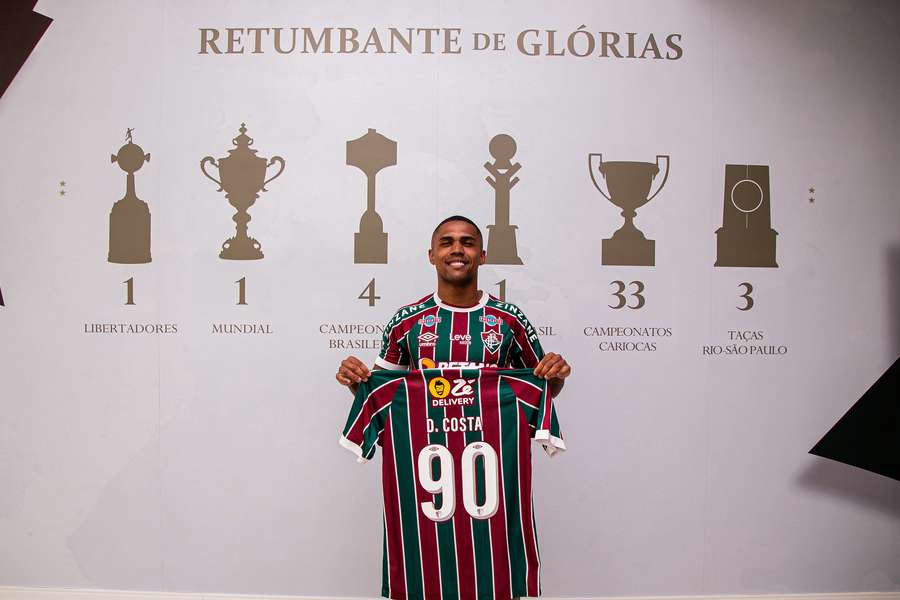 Douglas Costa vai reencontrar antigos companheiros de Seleção no Flu