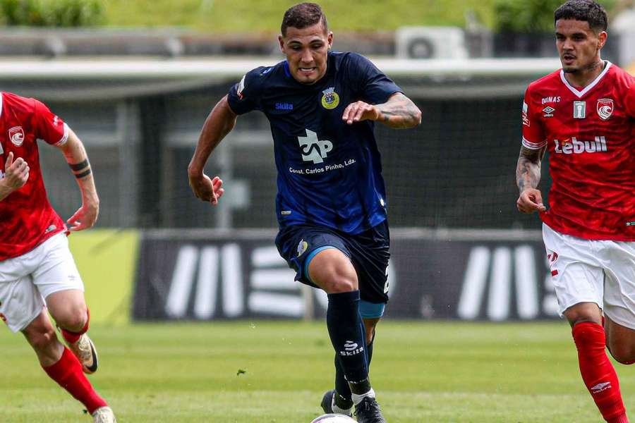 Dylan Nandín ao serviço do Arouca