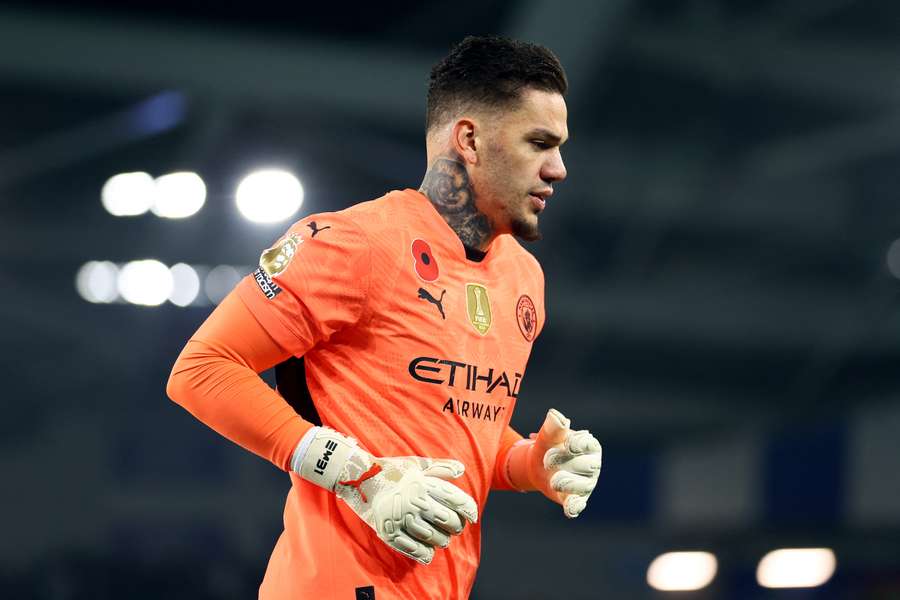Ederson foi substituído por Ortega no clássico contra o Liverpool