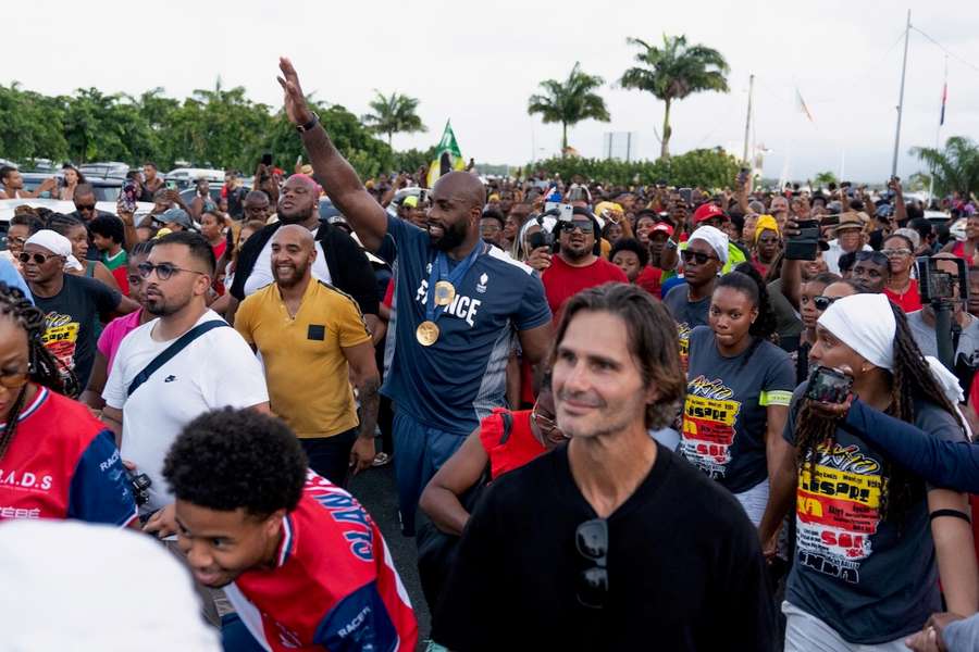 Der französische Judoka Teddy Riner ist in seiner Heimat Guadeloupe triumphal empfangen worden.