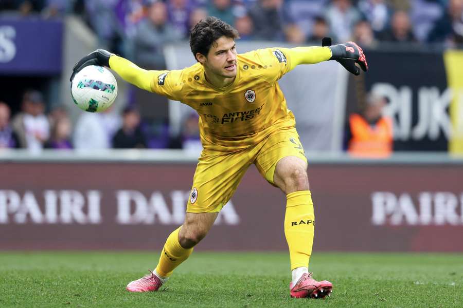Lammens é a nova aposta do United para solucionar o problema no gol Lammens é a nova aposta do United para solucionar o problema no gol
