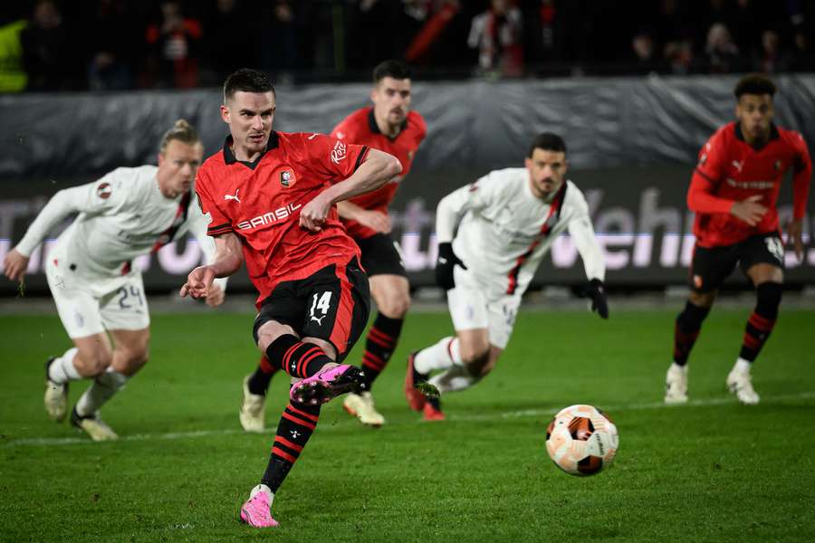 Benjamin Bourigeaud fez três gols contra o Milan