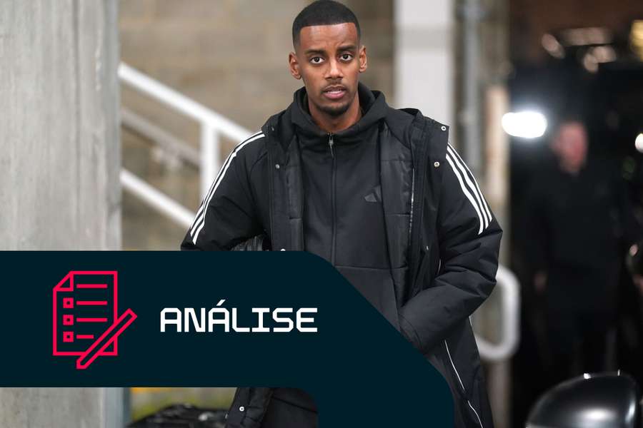 Alexander Isak, avançado do Newcastle, deve assinar com o Liverpool