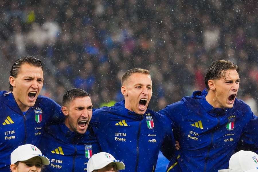 Retegui, Politano, Frattesi y Francesco Pio Esposito cantan el Fratelli d'Italia antes del partido ante Noruega Retegui, Politano, Frattesi y Francesco Pio Esposito cantan el Fratelli d'Italia antes del partido ante Noruega