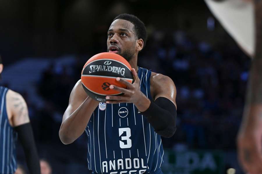 Jordan Loyd najskuteczniejszy, porażka Efesu z Maccabi