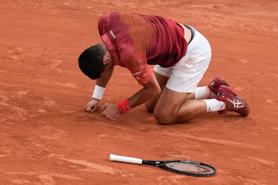 Novak Djokovic, accidentat la Roland Garros