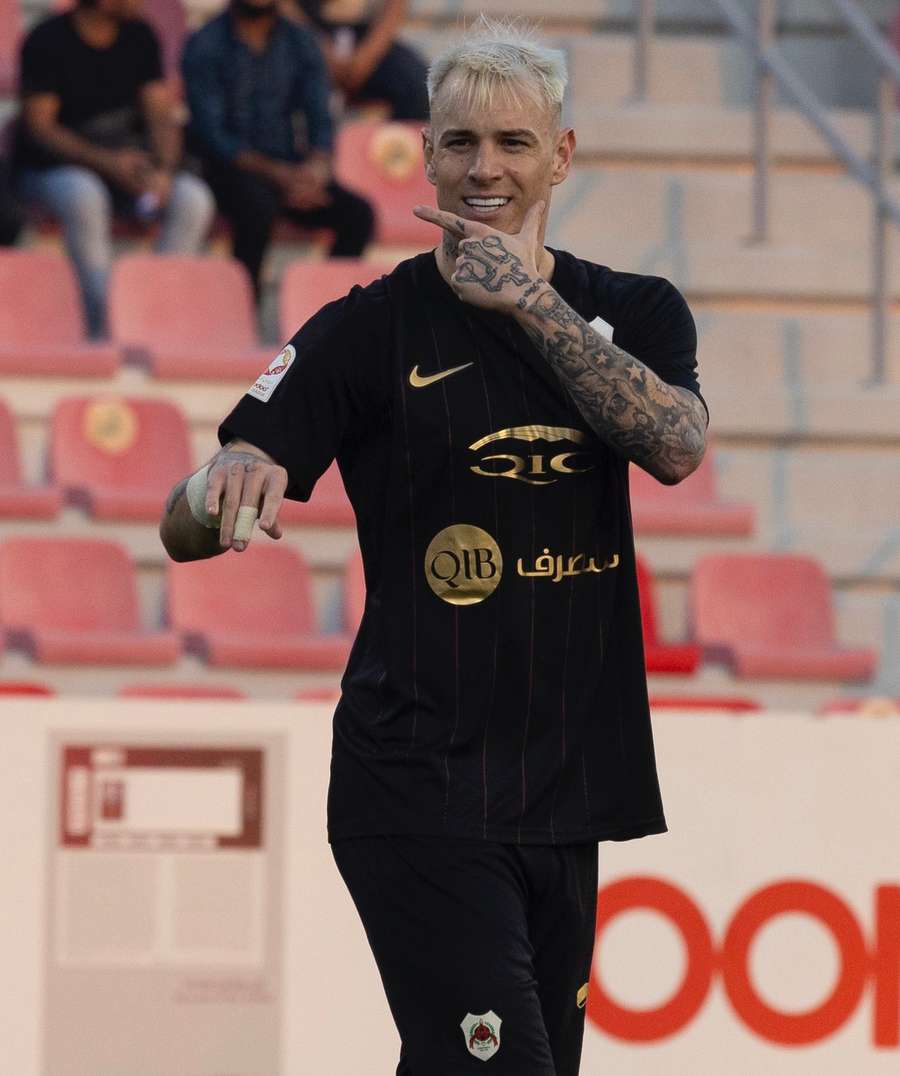 Róger Guedes fez dois gols em 