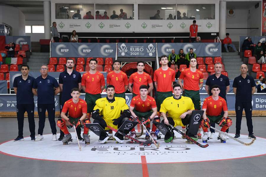 Turma de Paulo Freitas escorregou na primeira partida