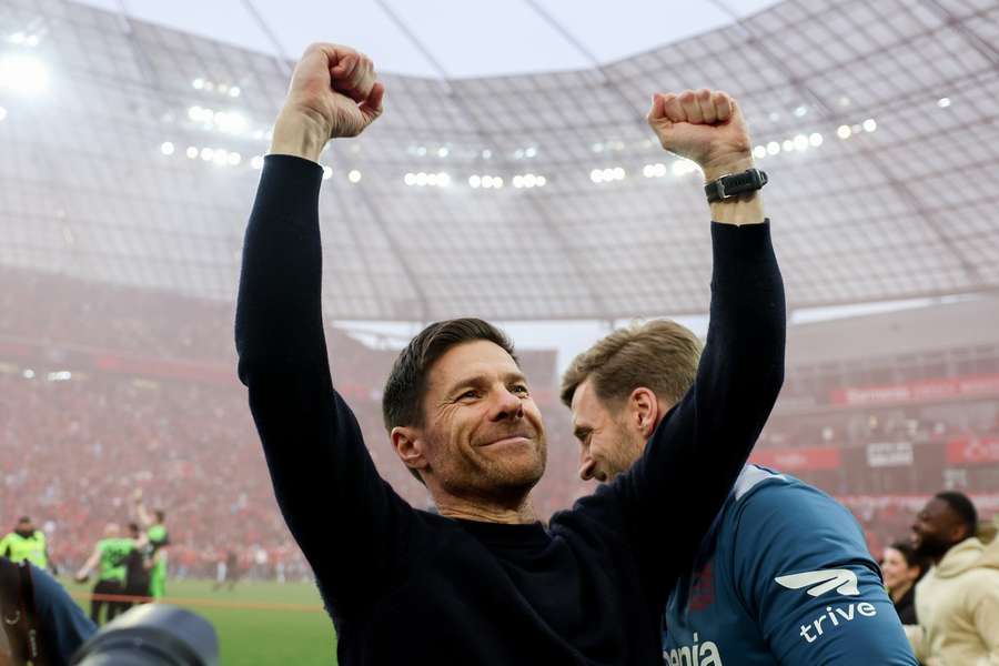 Xabi Alonso venceu título histórico na Bundesliga