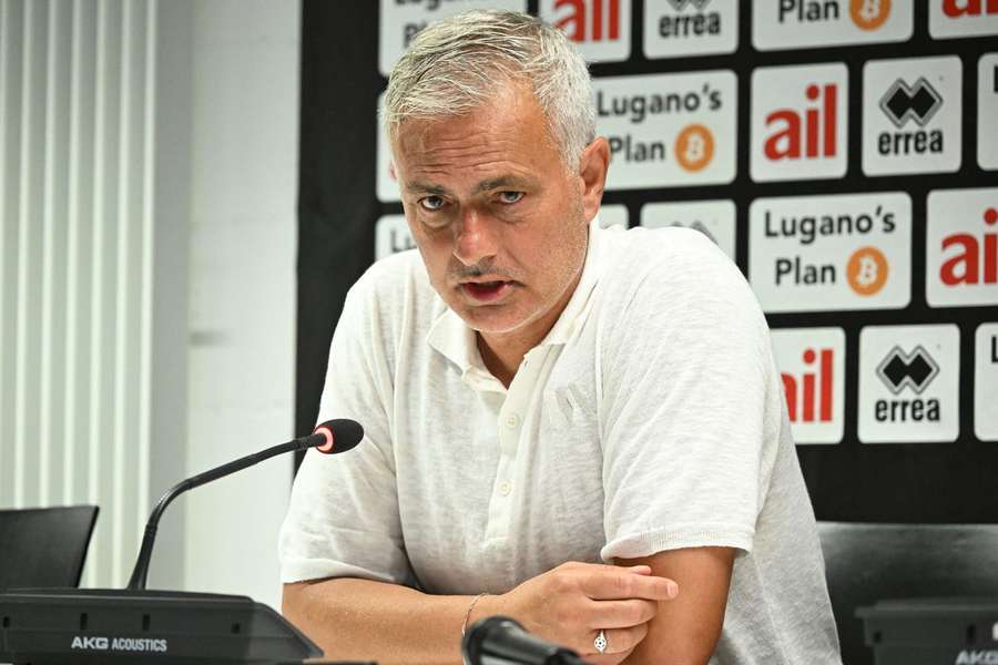 José Mourinho estreou-se com vitória ao serviço do Fenerbahçe