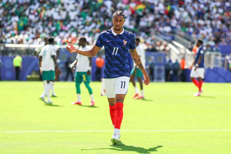 Michael Olise, zawodnik reprezentacji Francji, w akcji podczas meczu Francja–Senegal w pierwszej kolejce grupy I mistrzostw świata 2026 na stadionie w Nowym Jorku / New Jersey w East Rutherford, Stany Zjednoczone, 16 czerwca 2026.