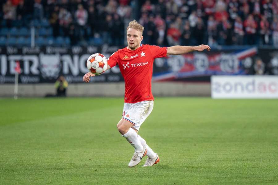 Strzelec gola z rzutu wolnego Kacper Duda Strzelec gola z rzutu wolnego Kacper Duda