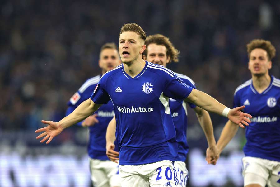 Tim Skarke got the ball rolling for Schalke in the third minute