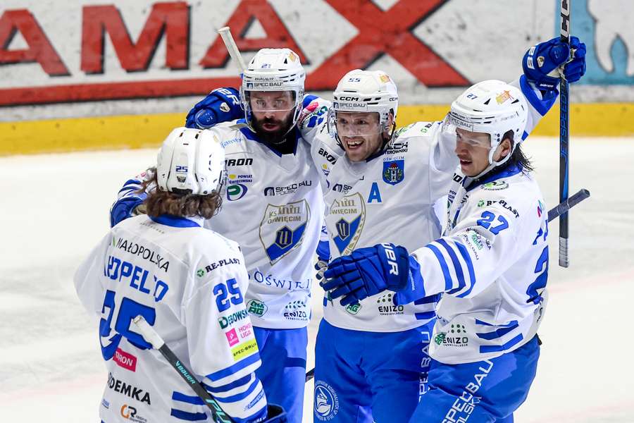 Unia lepsza od Zagłębia po serii rzutów karnych, JKH wygrał z Cracovią Unia lepsza od Zagłębia po serii rzutów karnych, JKH wygrał z Cracovią