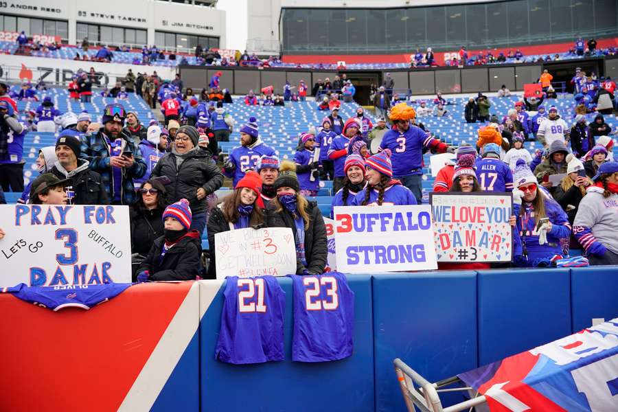 Buffalo Bills fans show their support for Buffalo Bills safety Damar Hamlin (3) prior to the game